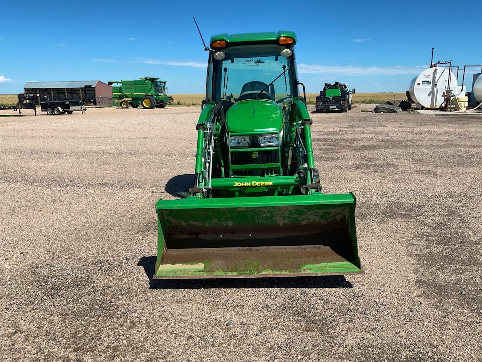 John Deere 3039R