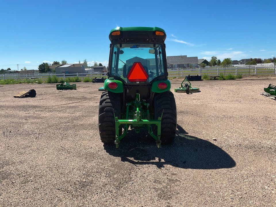 John Deere 3039R