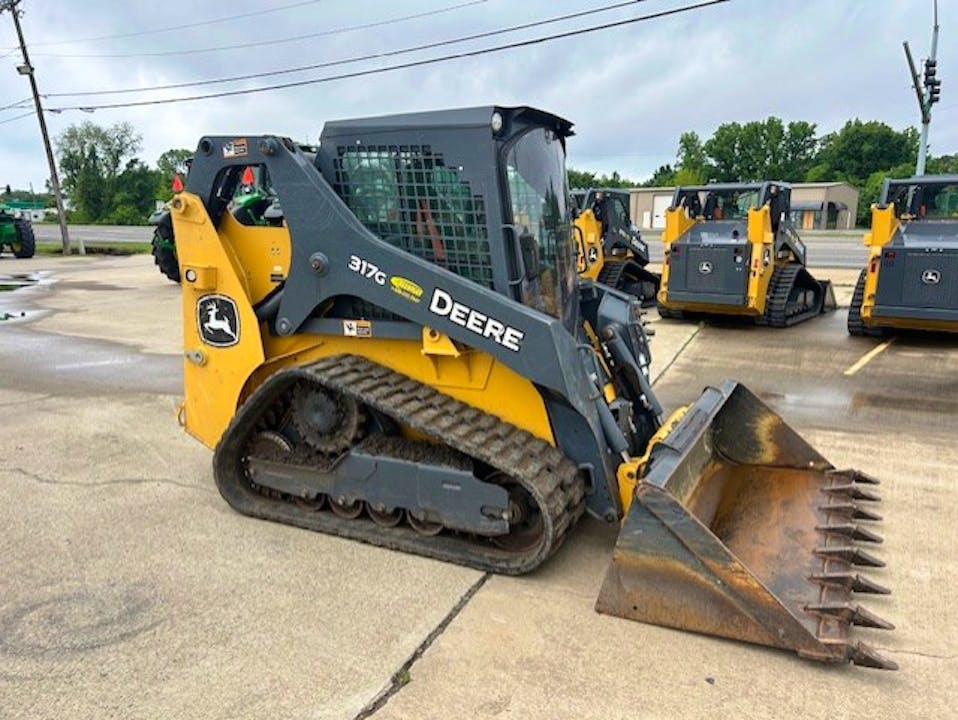 John Deere 317G