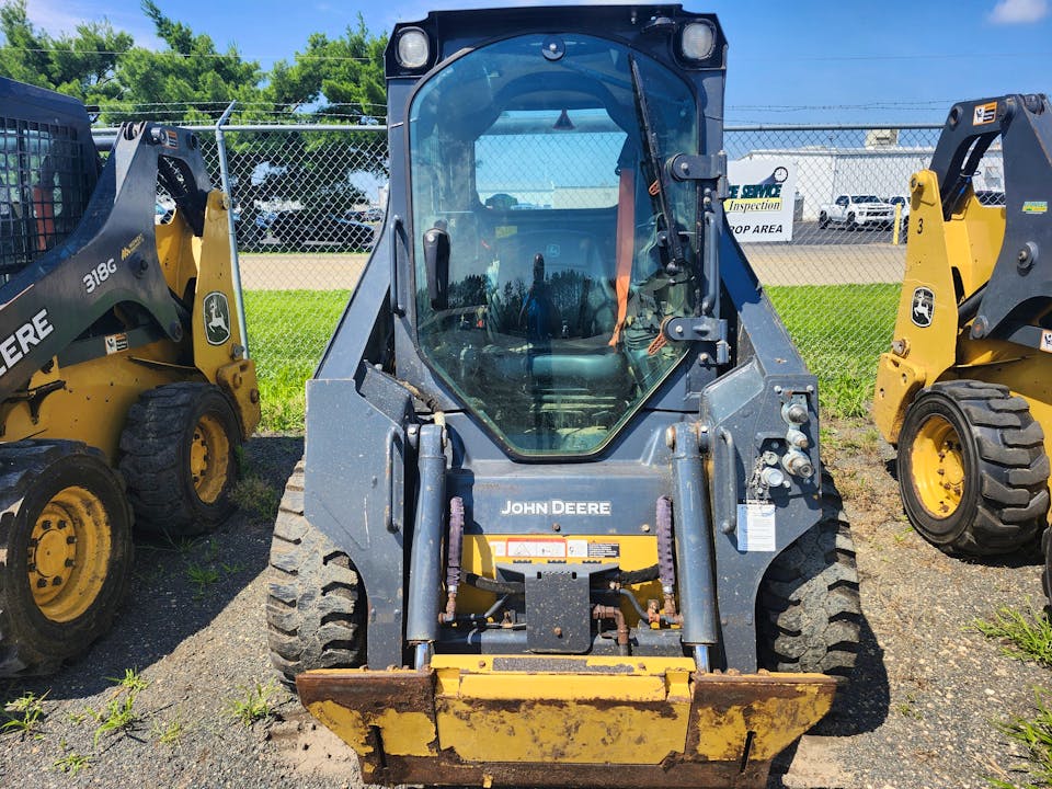 John Deere 318G