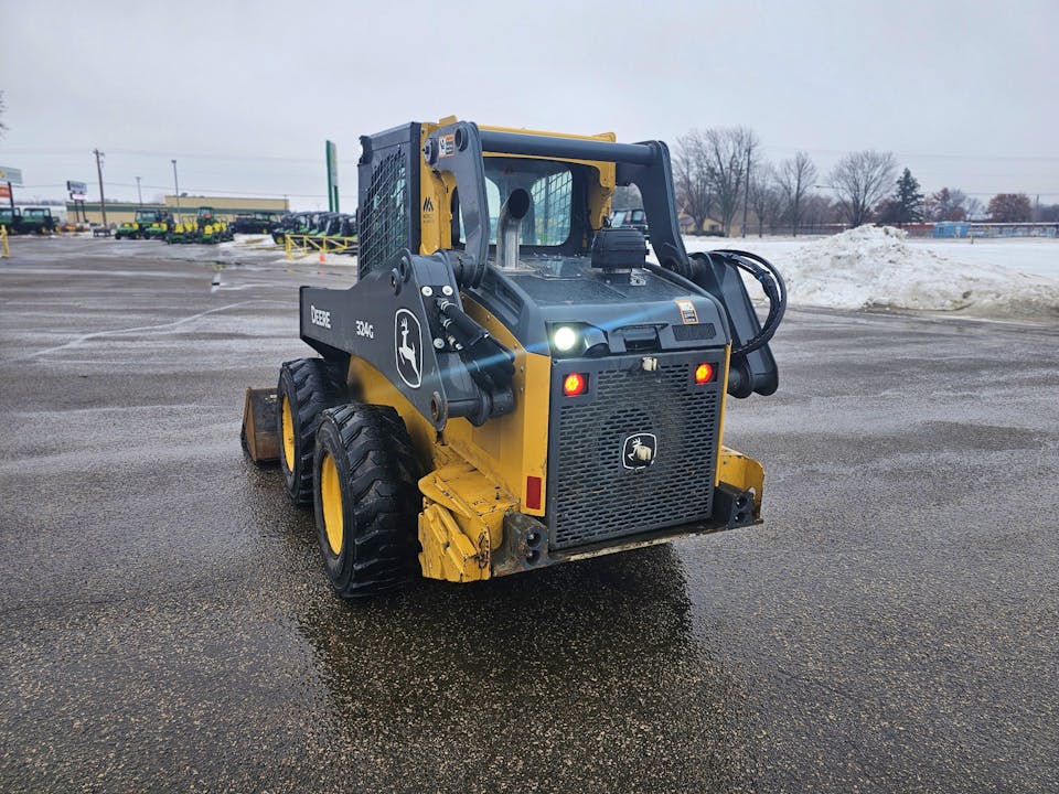 John Deere 324G