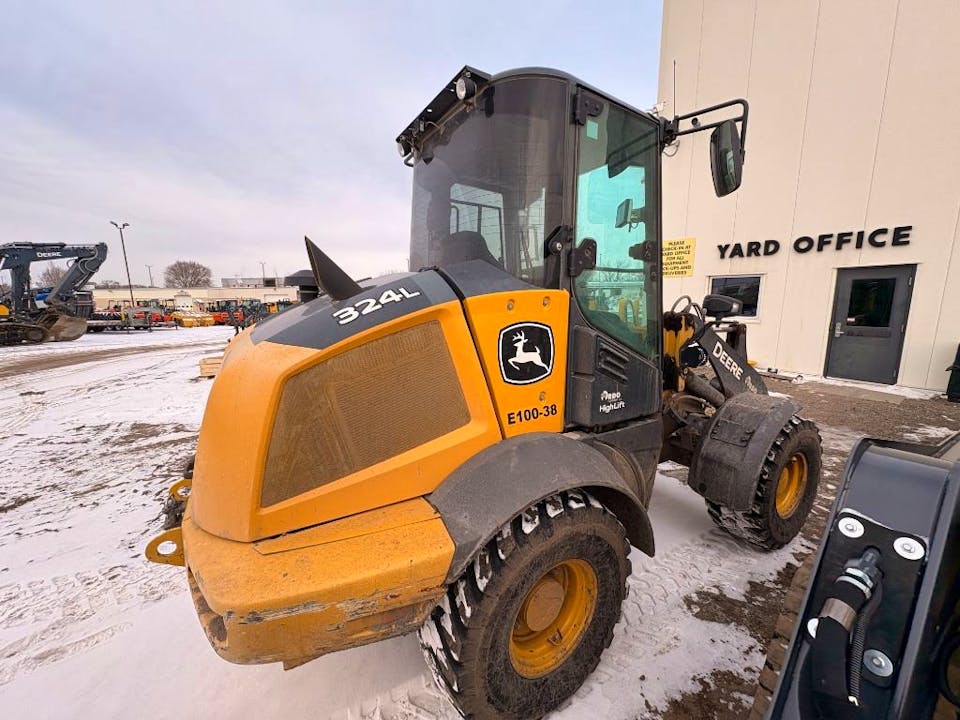 John Deere 324L