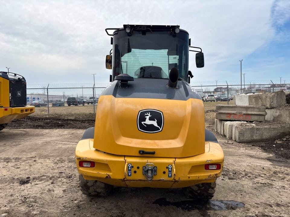 John Deere 324L