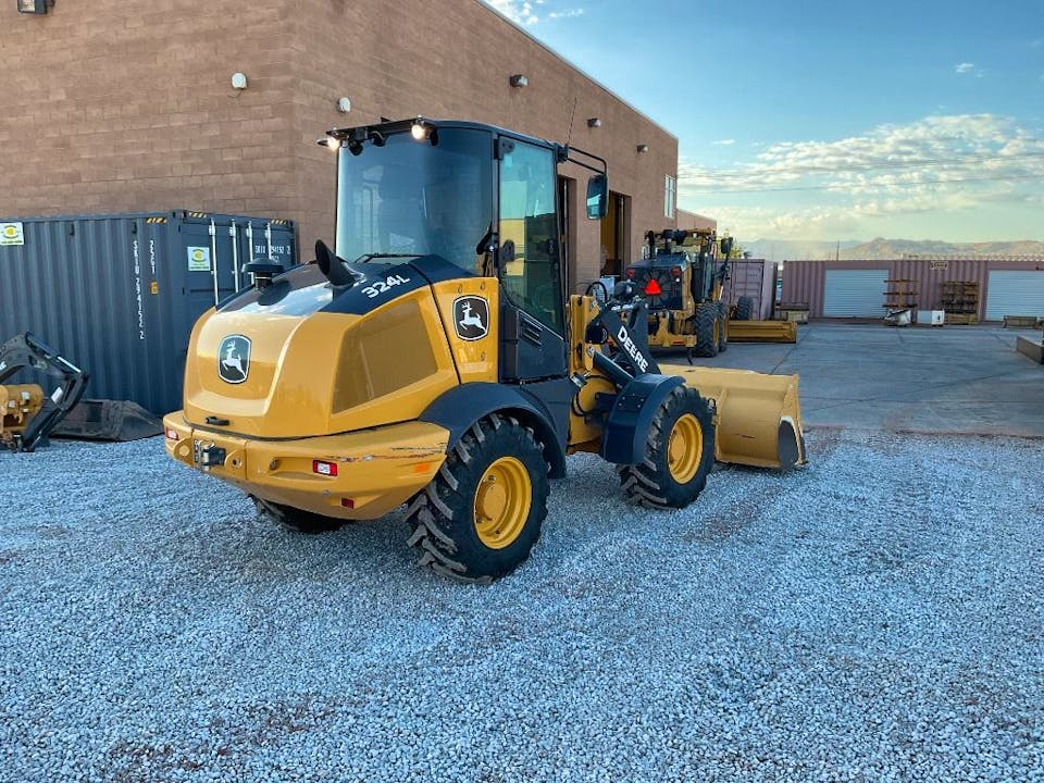John Deere 324L