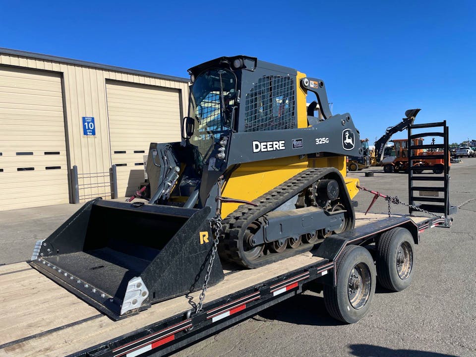 John Deere 325G