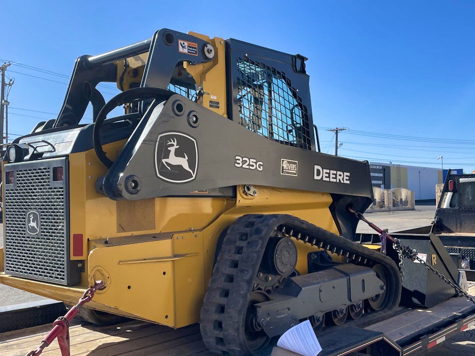 John Deere 325G
