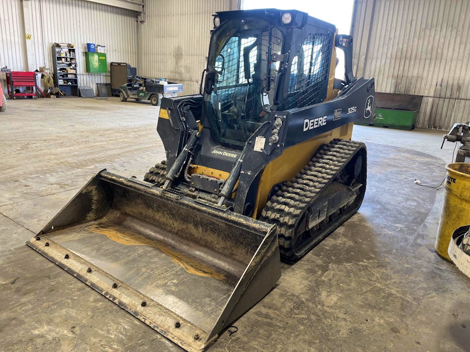 John Deere 325G