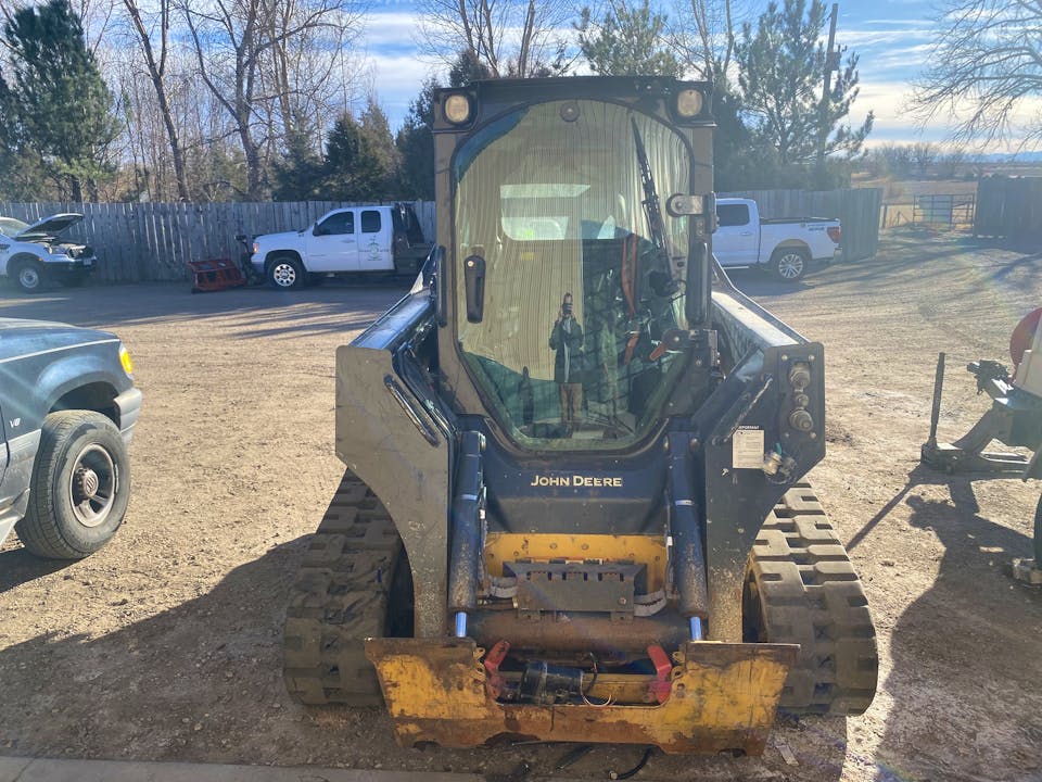 John Deere 325G