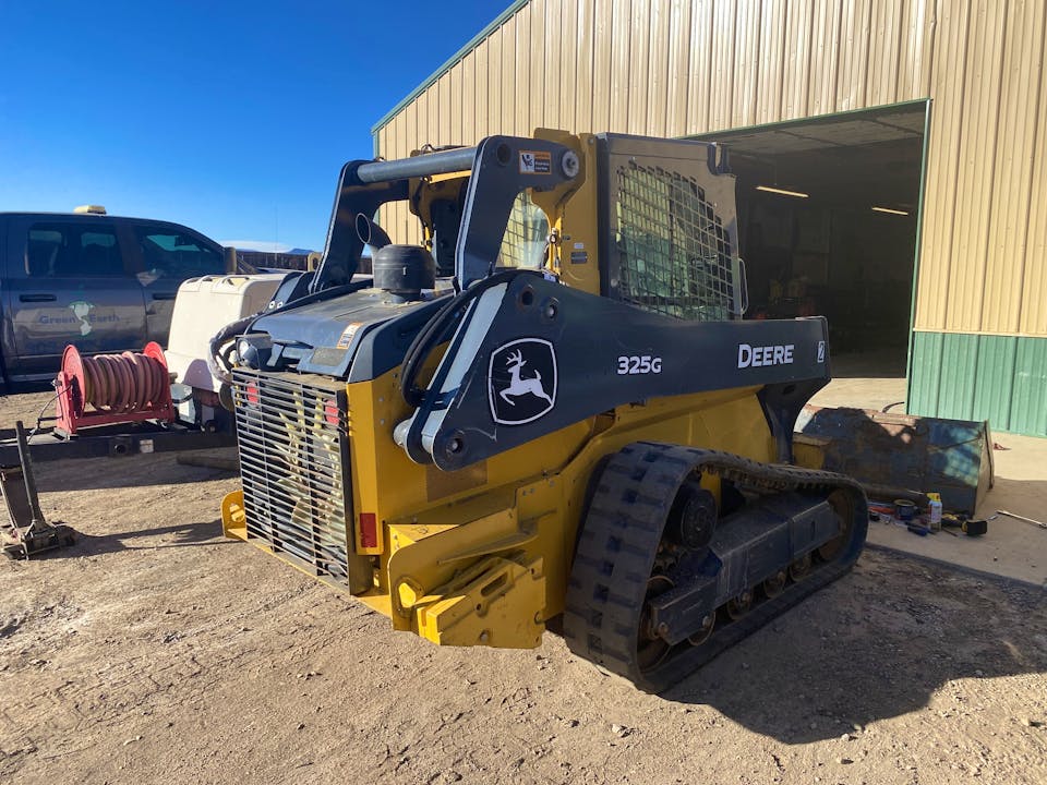 John Deere 325G