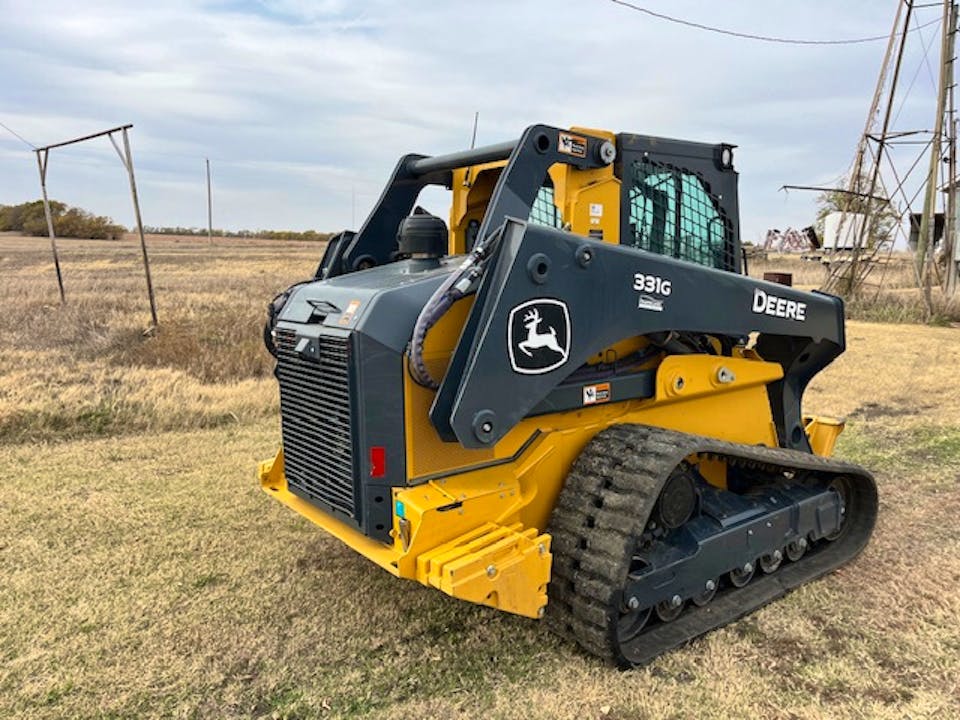 John Deere 331G