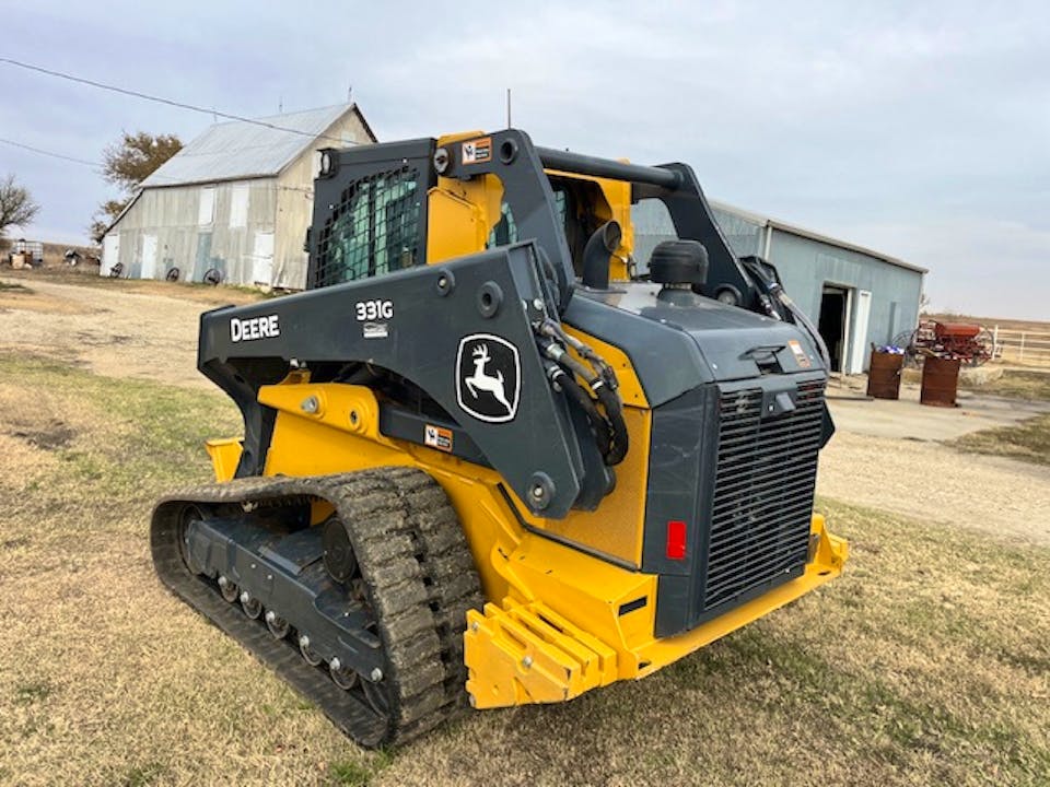 John Deere 331G