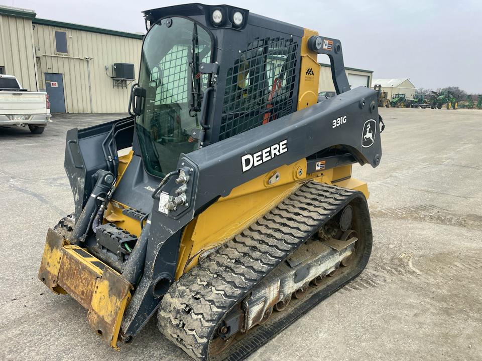 John Deere 331G