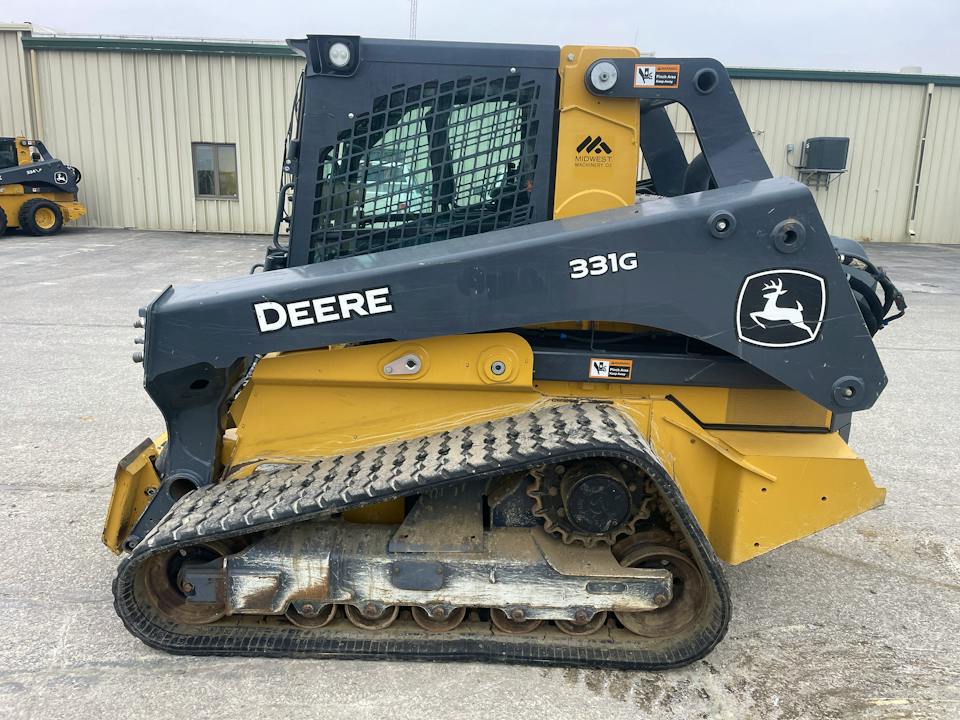 John Deere 331G
