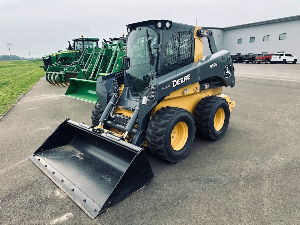2022-john-deere-332g-124318