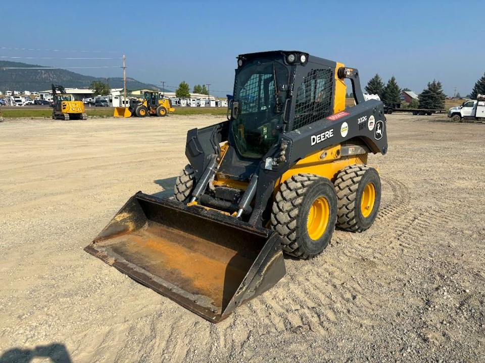 John Deere 332G