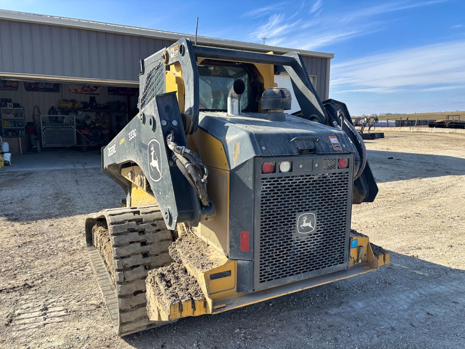 John Deere 333G