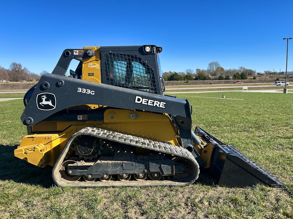 John Deere 333G