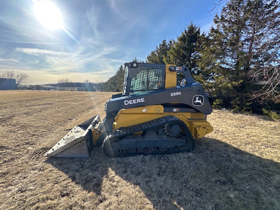 John Deere 333G