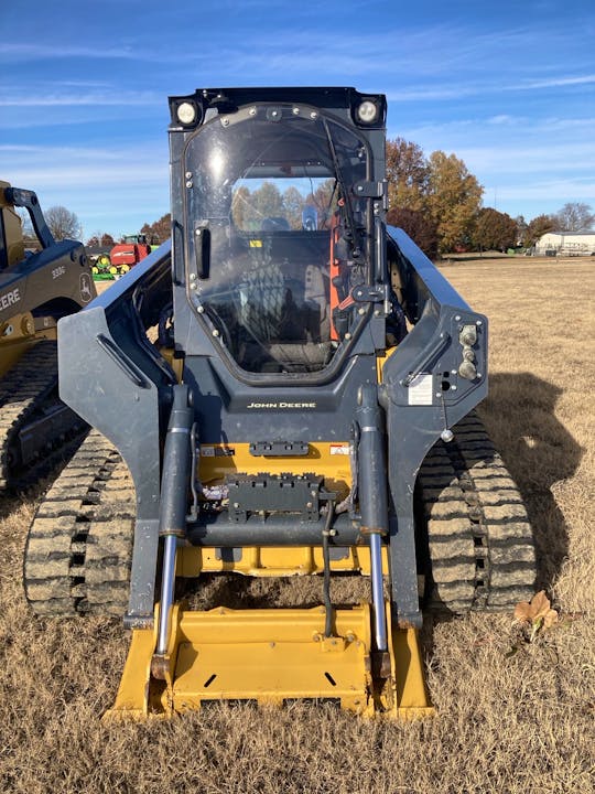 John Deere 333G