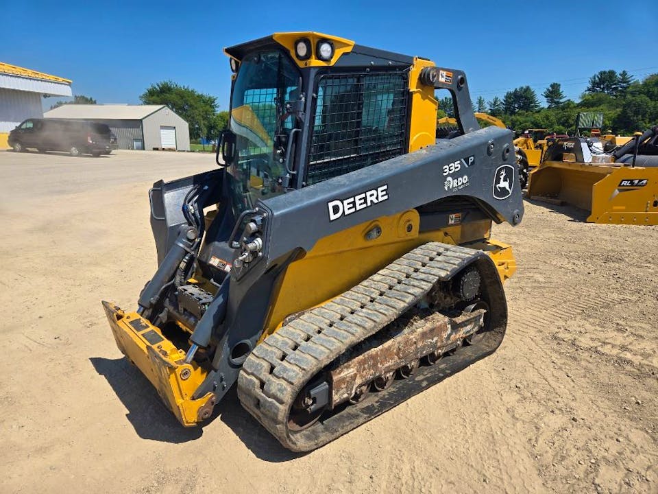 John Deere 335P