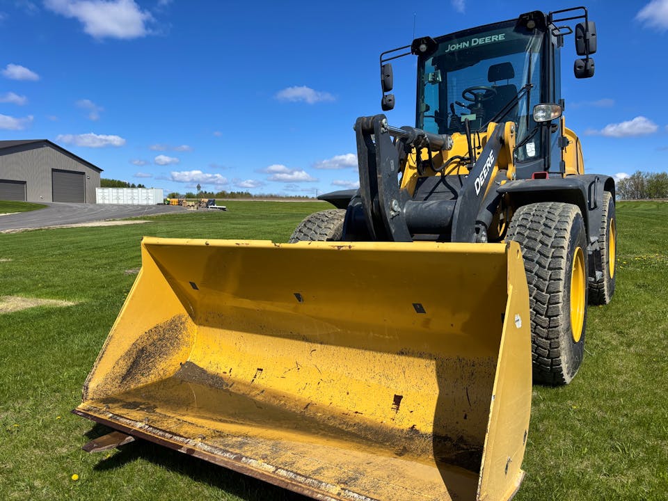 John Deere 344L