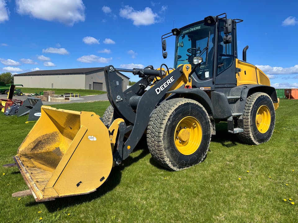 John Deere 344L