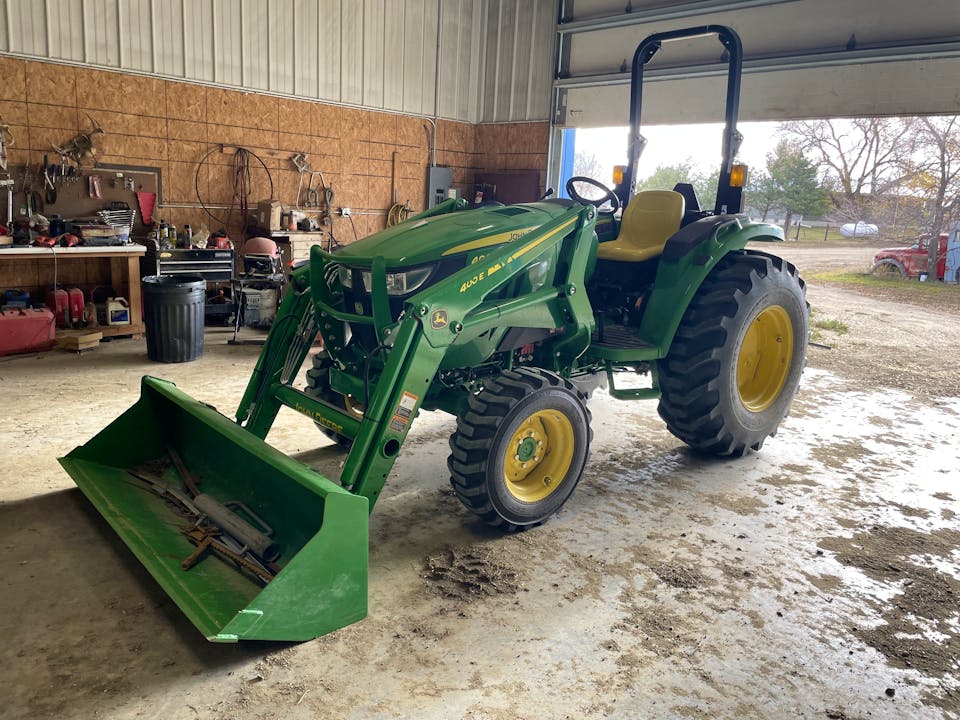 John Deere 4044M