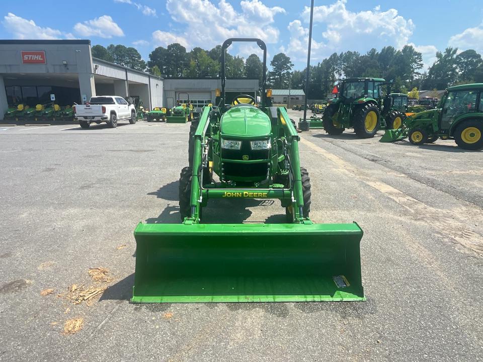 John Deere 4044M