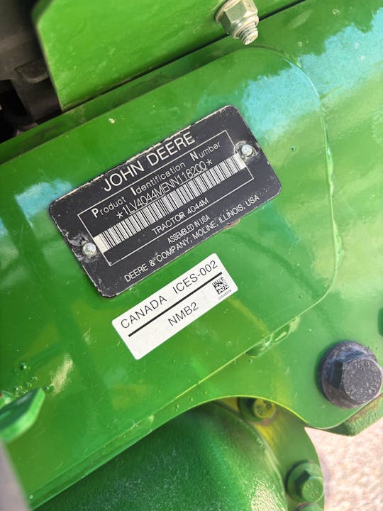 John Deere 4044M