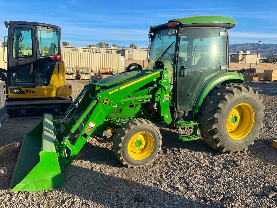 John Deere 4044R