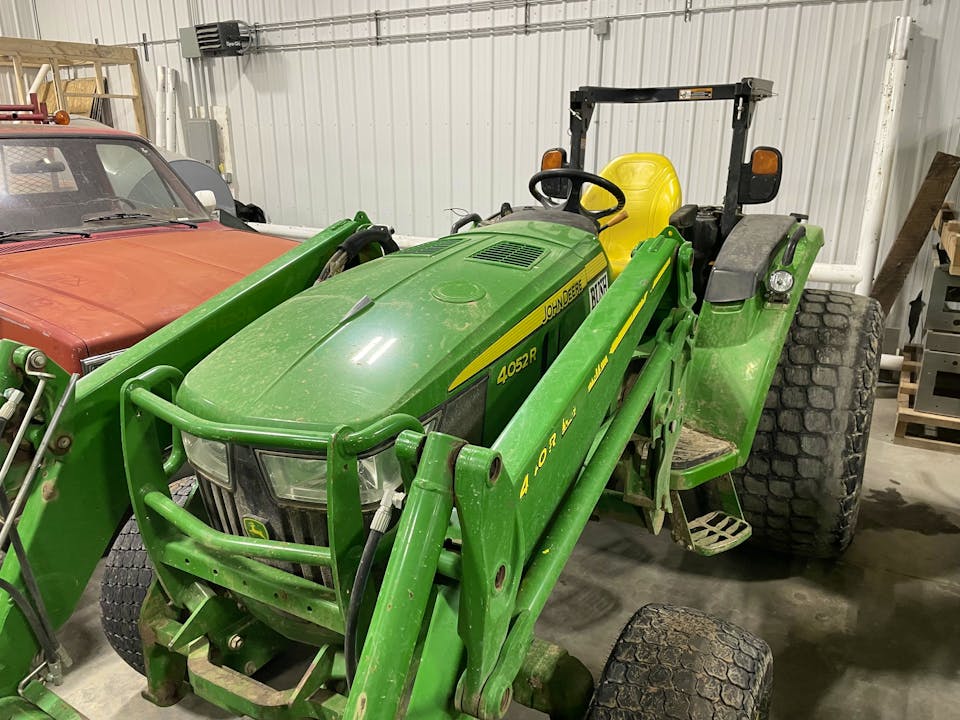 John Deere 4052R