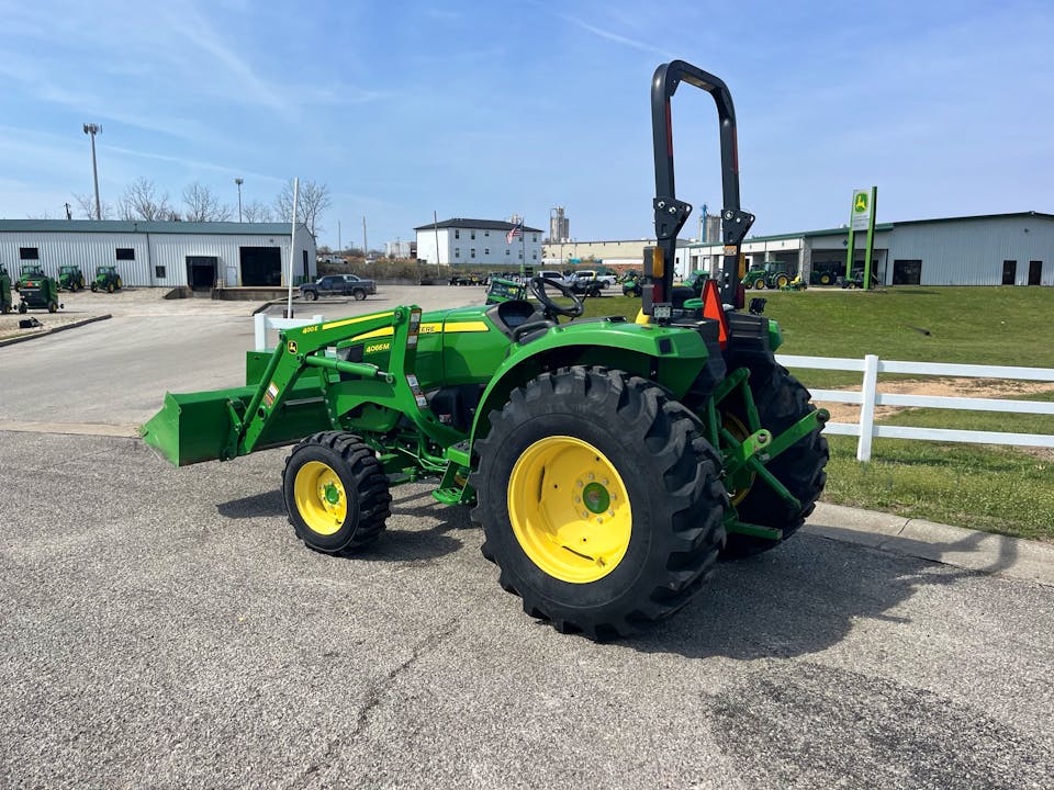 John Deere 4066M