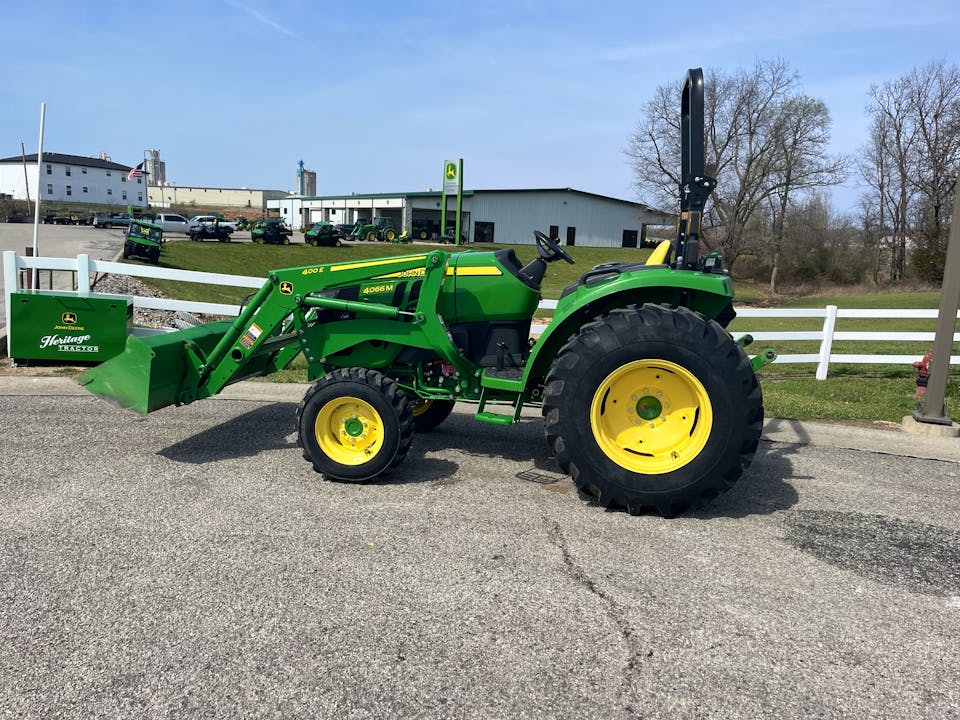John Deere 4066M