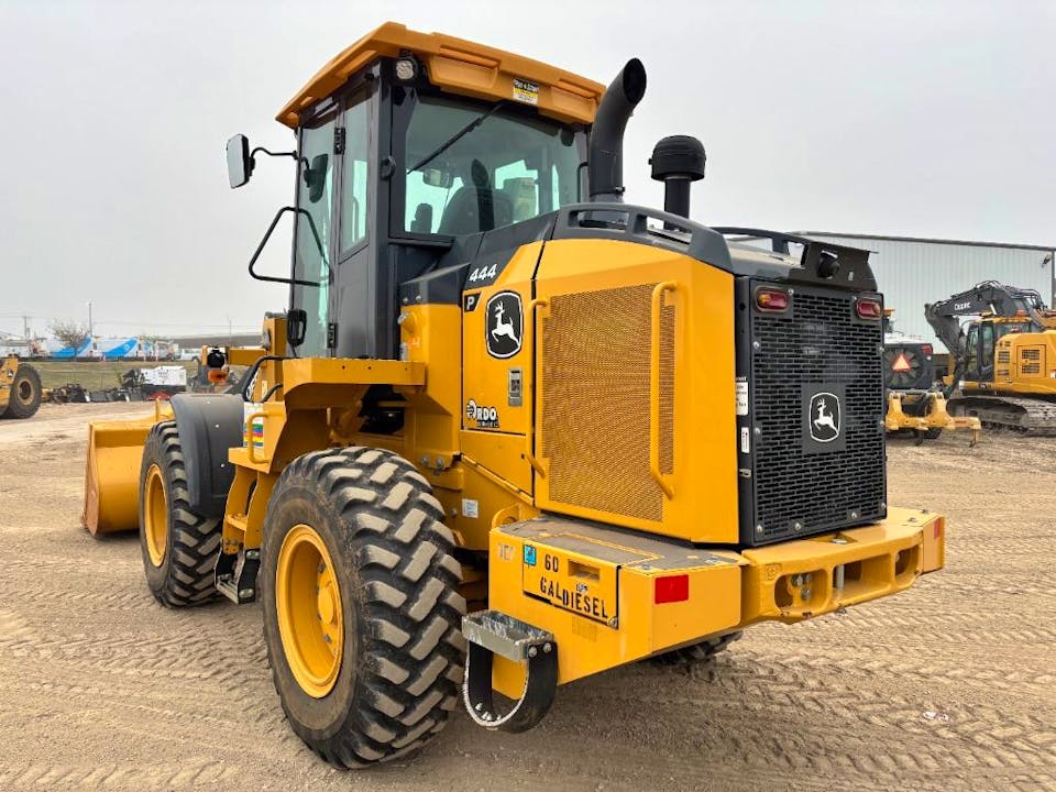 John Deere 444 P