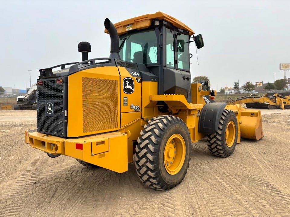 John Deere 444 P
