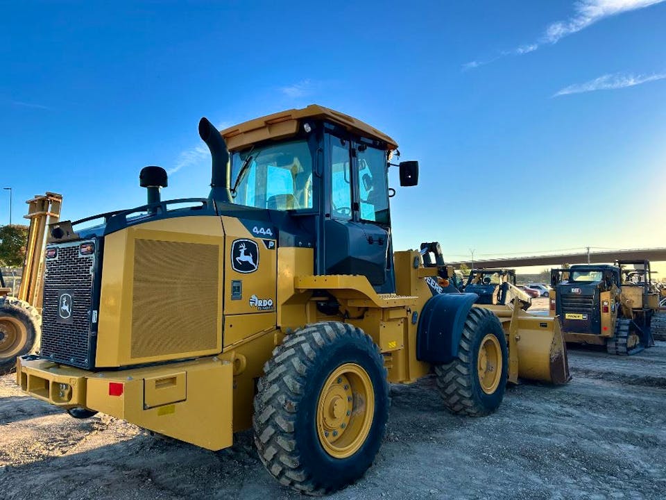 John Deere 444 P