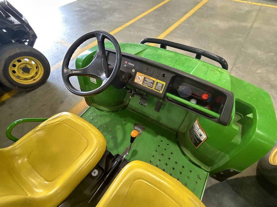John Deere 4X2 TURF GATOR