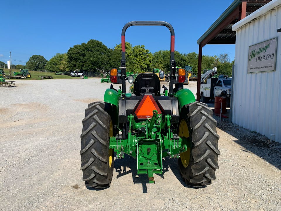 John Deere 5045E