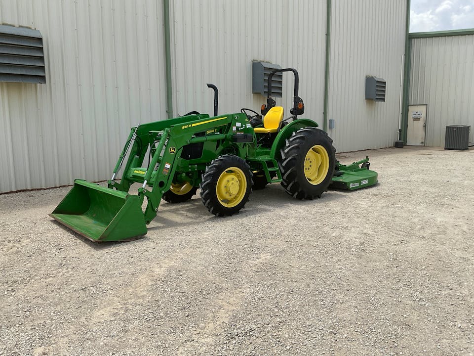 John Deere 5045E