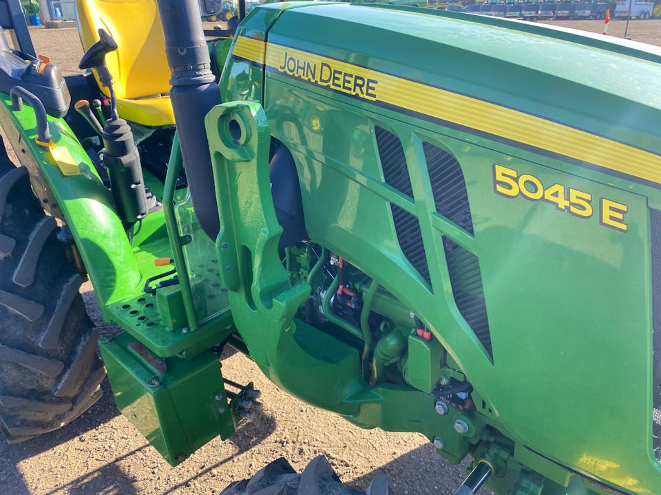 John Deere 5045E