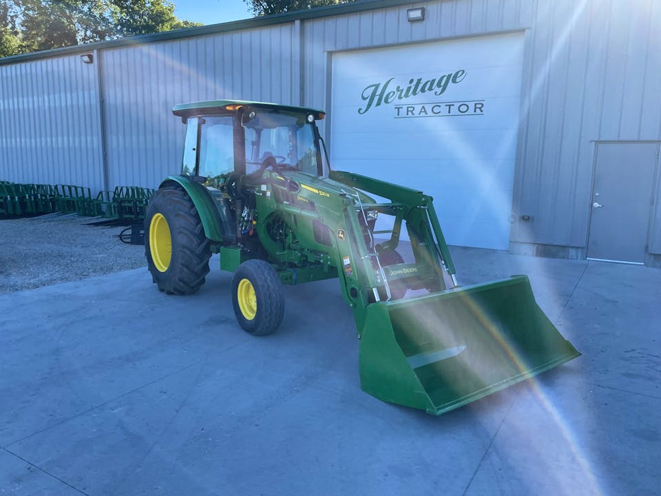 John Deere 5055E