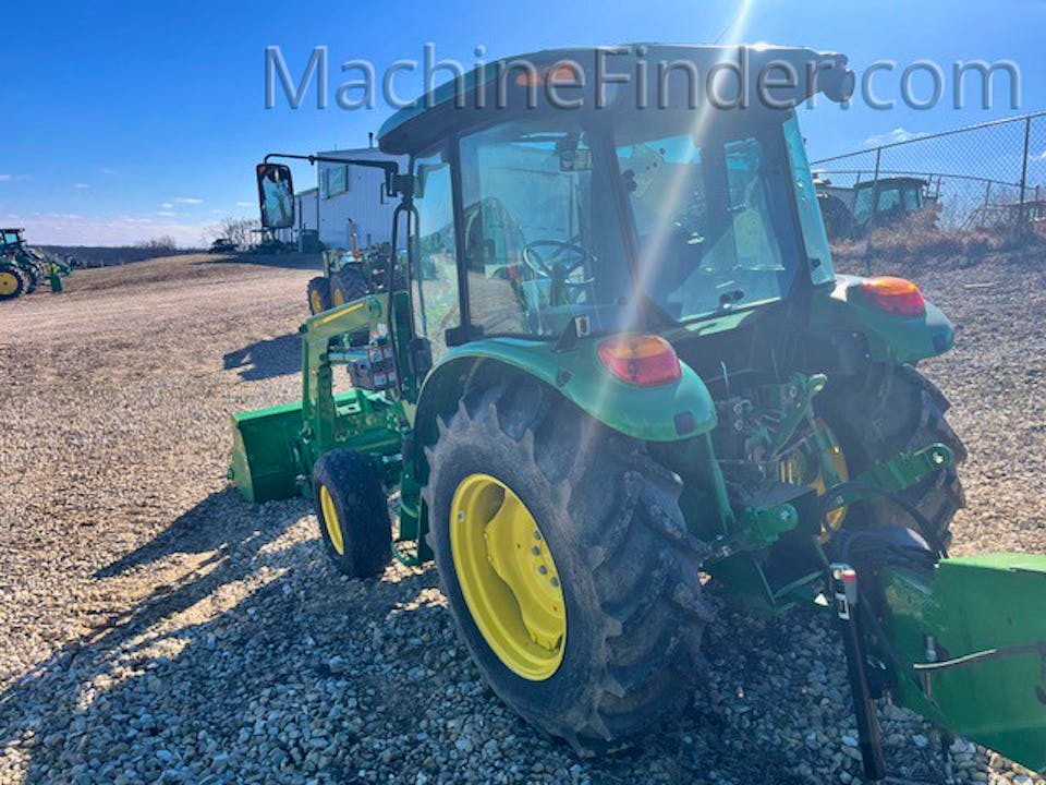 John Deere 5055E
