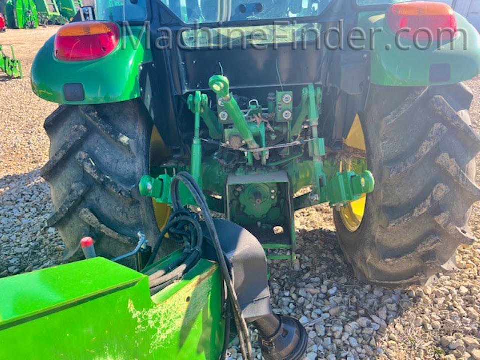John Deere 5055E