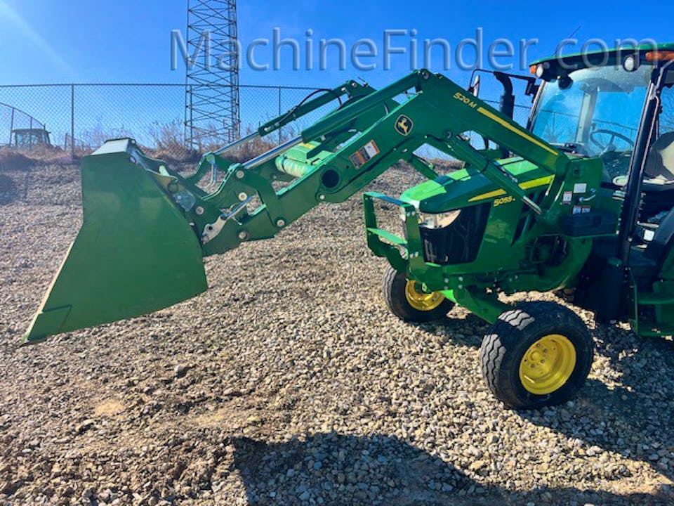 John Deere 5055E
