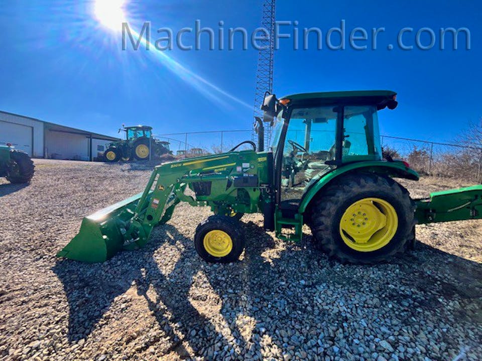 John Deere 5055E