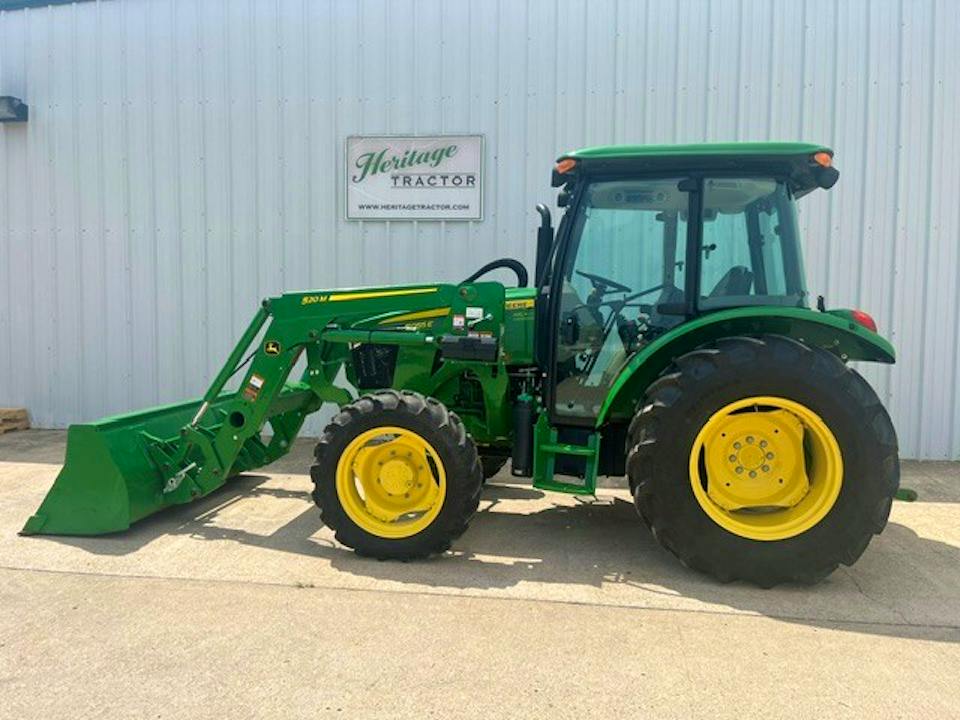 John Deere 5055E