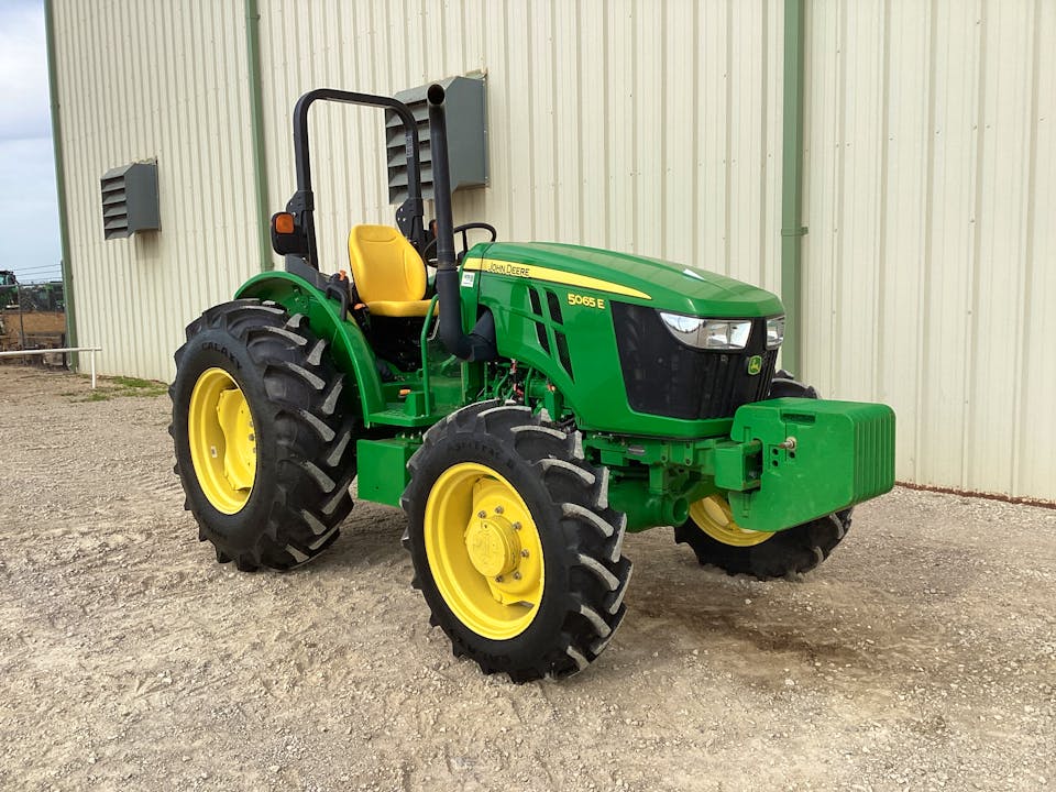 John Deere 5065E