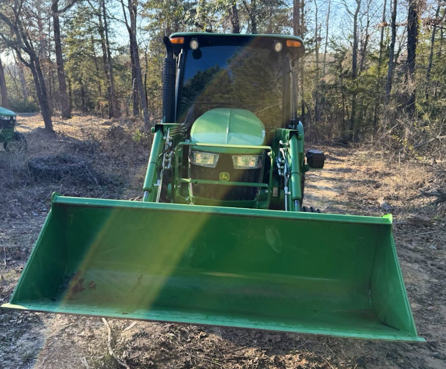 John Deere 5065E
