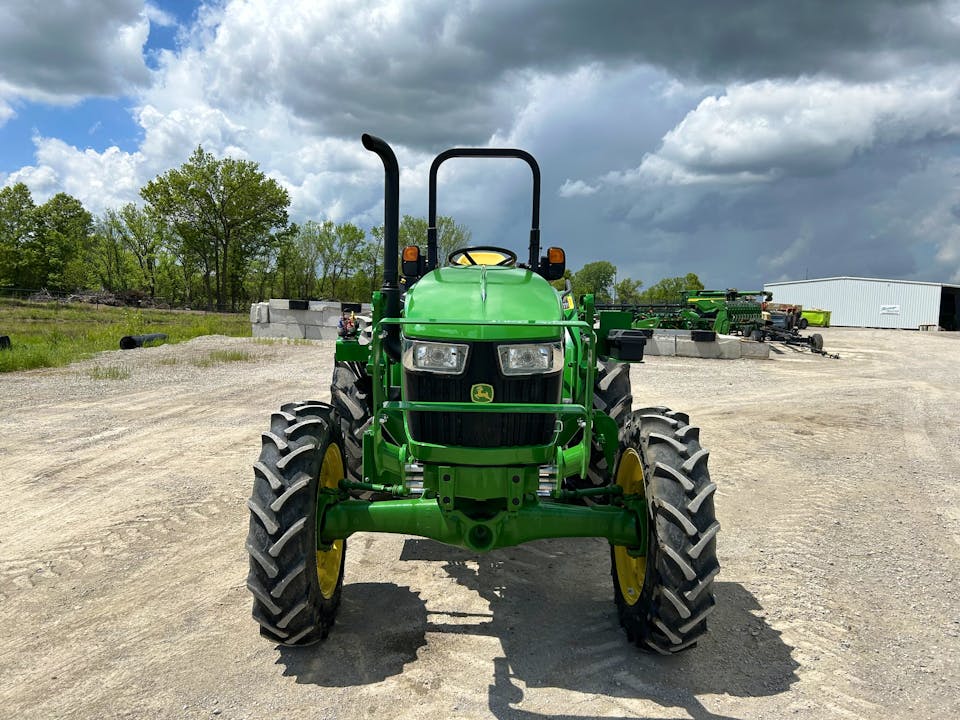 John Deere 5065E