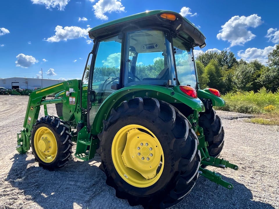 John Deere 5065E